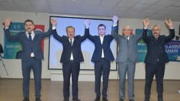 Haymana Belediye Başkanı Özdemir Turgut “Ustalık Dönemi” olarak tanımladığı üçüncü devir projelerinin tanıtım toplantısını ağır ve coşkulu bir kalabalıkla gerçekleştirdi