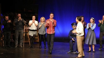 İstanbul Büyükşehir Belediyesi Kent Tiyatroları Dinçer Sümer’in yazdığı, Ersin Umulu’nun yönettiği “Maviydi Bisikletim” isimli oyunu seyirciyle buluşturdu