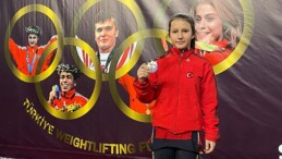 İzmirli Genç Atletlerden Büyük Muvaffakiyet