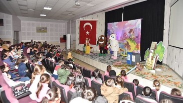 Kartepeli çocuklara yarıyıl cümbüşü