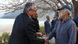 Kemer Belediye Lideri Necati Topaloğlu, Çıralı’da vatandaşlarla halk toplantısında bir ortaya geldi