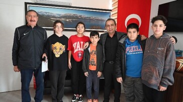 Kemer Belediyesi’nden atletlere ulaşım takviyesi