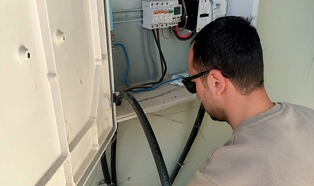 Kemer’de aydınlatmalarda bakım ve tamir çalışmaları