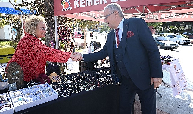 Kemer’de üreten konut hanımları kermesi yapıldı