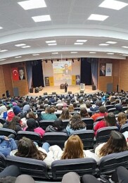 Kent Konferanslarında Eğitim Danışmanı Müftüoğlu; Çumra, Ereğli ve Ilgın’da Öğrencilerle Buluştu
