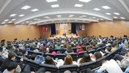 Kent Konferanslarında Eğitim Danışmanı Müftüoğlu; Çumra, Ereğli ve Ilgın’da Öğrencilerle Buluştu