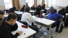 Konya Büyükşehir LGS ve TYT Öğrencilerini İmtihanlara Hazırlıyor