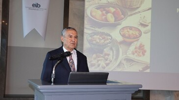 Kuru meyve kesimi 1,8 milyar dolar gayeleri için kenetlendi