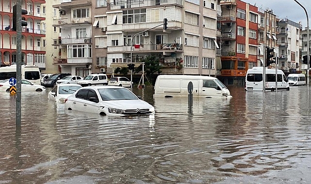 Lider Böcek “1450 işçi ve 290 araçla sahadayız” “Var gücümüzle çalışıyoruz”