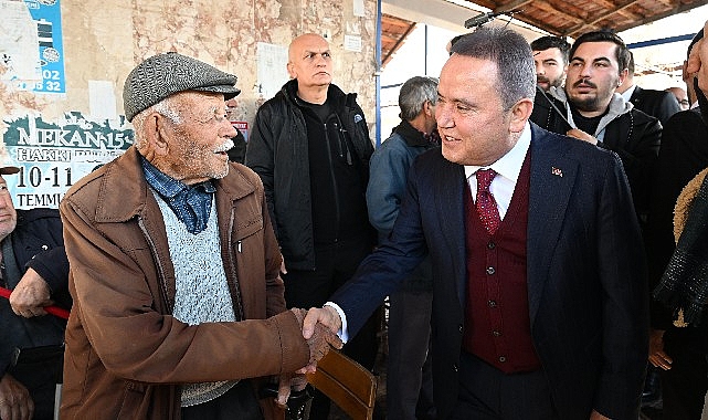 Lider Böcek Korkuteli’nde vatandaşlarla buluştu