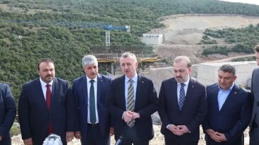 Lider Büyükakın, “Bir sorunu daha tahlile kavuşturuyoruz”