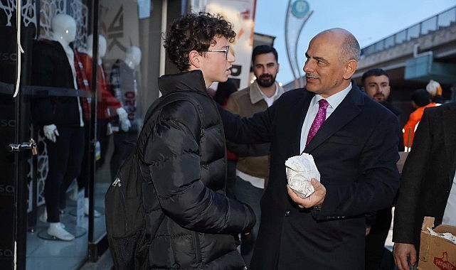 Lider Söğüt, sabahın birinci ışıklarında Körfez sokaklarındaydı