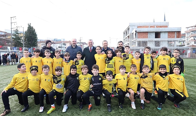 Minik futbolcular Büyükakın’a hünerlerini sergiledi