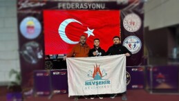 Nevşehir Belediyesi Gençlik ve Spor Kulübü Halter Kadrosu atletlerinden İsmail Yetiş, Türkiye ikincisi oldu