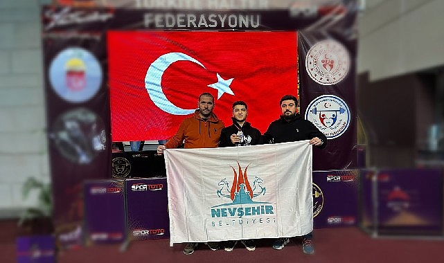 Nevşehir Belediyesi Gençlik ve Spor Kulübü Halter Kadrosu atletlerinden İsmail Yetiş, Türkiye ikincisi oldu