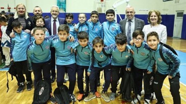 Nilüfer Belediyesi amatör sportmenlerin yanında