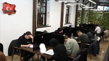 Öğrenciler Nöbetçi Kitaphanenin TYT Simülasyonunda Ter Döktü