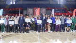 Okul Sporları Küçükler Voleybol Küme Karşılaşmaları İzmir’de Başladı