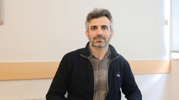 Sanal ortam Türkçe’nin yozlaşmasına neden oldu! Gençlerin ‘tmm’, ‘nbr’, ‘tşk’ ve emojilerle yazışması giderek artıyor!