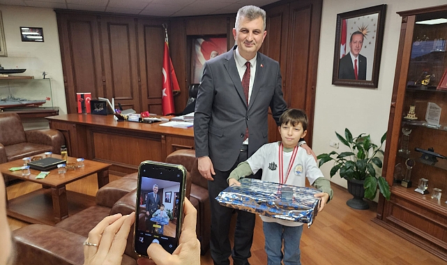 Satrançta Gölcük’ün gururu Lider Sezer’e konuk oldu