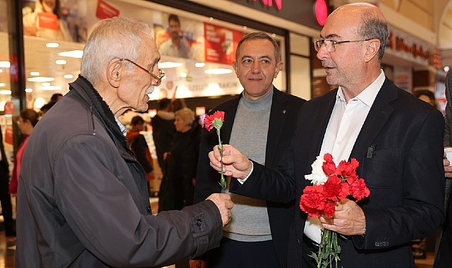 Selçuklu Belediye Lideri Ahmet Pekyatırmacı 31 Mart Mahallî Seçimleri kapsamında hafta sonu Selçuklu’nun farklı noktalarındaki alışveriş merkezlerinde vatandaş ve esnaflarla bir ortaya geldi