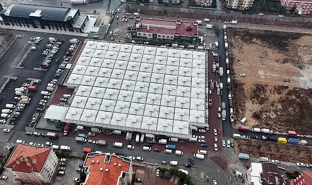 Selçuklu Belediyesi tarafından ilçenin farklı mahallerine kazandırılan kapalı pazarlar çağdaş imajının yanı sıra alışveriş yapan vatandaşlar ve esnaf için konfor sağlıyor