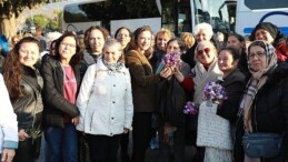 Sığacık Gezisi’ne Katılan Bayanlar Filiz Lider Tarafından Karşılandı