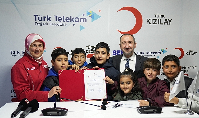 Türk Telekom ve Kızılay’dan zelzele bölgesindeki öğrencilere eğitim ve teknoloji dayanağı