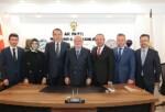 AK Parti Genel Başkanvekili Mustafa Elitaş, Nevşehir’de partililerle bir ortaya geldi