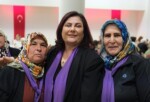 Aydın Büyükşehir Belediye Başkanı Özlem Çerçioğlu, düzenlenen kahvaltıda bayanlarla bir ortaya geldi