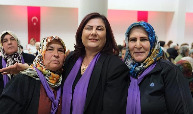 Aydın Büyükşehir Belediye Başkanı Özlem Çerçioğlu, düzenlenen kahvaltıda bayanlarla bir ortaya geldi