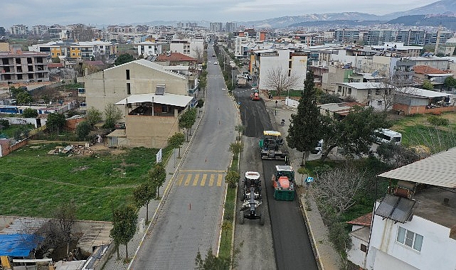 Aydın Büyükşehir Belediyesi, kent genelinde vatandaşlar için daha inançlı yollar ve konforlu hayat alanları oluşturmaya devam ediyor