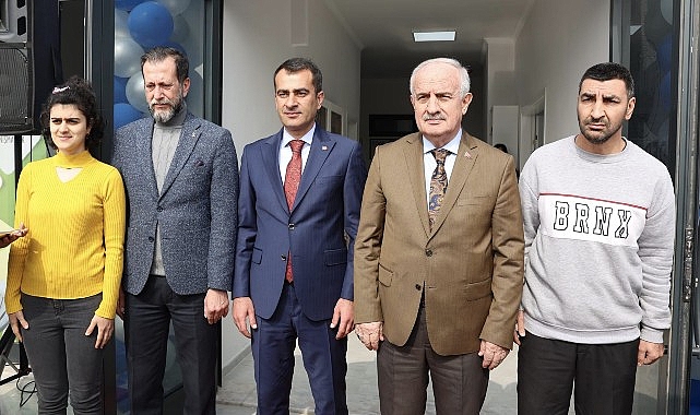 Aygün ve Sevimli, Manisiz Ömür Merkezi’ni birlikte açtılar