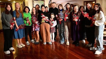 Ben Bu Cihana Sığmazam setinde Dünya İşçi Bayanlar Günü kutlandı