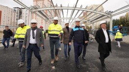 Beylikdüzü Belediye Başkanı Mehmet Murat Çalık, üretiminde sona yaklaşılan Aziz Sancar Bilim ve Sanat Merkezi ile pazar yeri inşaatında incelemelerde bulundu