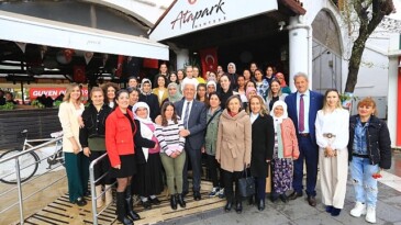 Büyükşehir, 8 Mart’ta Hiç Sinemaya Gitmeyen Bayanları Sinema İle Buluşturdu