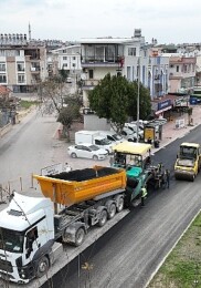 Büyükşehir’den Ceyhan Caddesi’ne sıcak asfalt