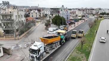 Büyükşehir’den Ceyhan Caddesi’ne sıcak asfalt