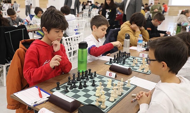 Çanakkale Şehitlerini Anma Satranç Turnuvası’na Ağır İlgi