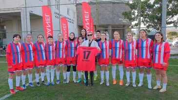 “Dardanel Bayan Futbol Ekibi’ne Şahika Ercümen Desteği” “Yeşil Alanlarda Bayan Dayanışması”