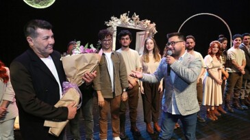 “Düş Oyunu” Sefaköy Kültür Merkezi’nde ‘Gala’ Yaptı