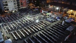 Efes Selçuk Belediyesi Ramazan ayının birinci gününde iftar sofrası kurarak toplumsal dayanışma örneği gösterdi
