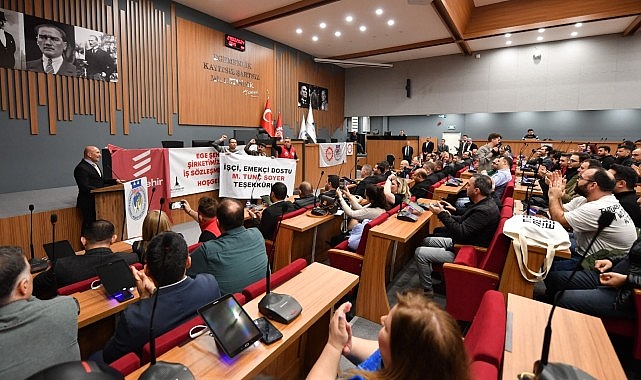 Egeşehir’de toplu mukavele sevinci “Son nefesime kadar emeğin hakkını koruyacağım”