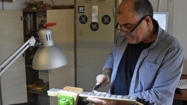 EÜ Konservatuvarı Çalgı İmali ve Tamiri Kısmı öğrencilerine üretim uygulamalarıyla öğrenme imkânı sunuyor