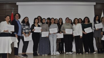 EÜ’de “Pozitif Ergen Gelişimi Programı” Sertifika Merasimi