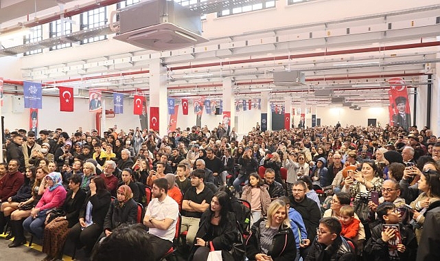 Geçtiğimiz günlerde Aydın Büyükşehir Belediye Başkanı Özlem Çerçioğlu tarafından açılışı yapılan Fuar Aydın’da hem Edebiyat Günleri hem de Ramazan Aktiflikleri devam ediyor