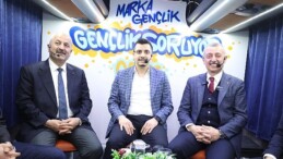 Gençlik Otobüsünde Lider var