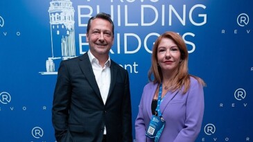 İş ve cemiyet dünyası Building Bridges etkinliğinde bir ortaya geldi