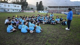 Kemer Belediyesi, geleceğin futbolcularını yetiştiriyor