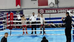 Kemer Belediyesi kick boks atletleri 5 madalya ile döndü